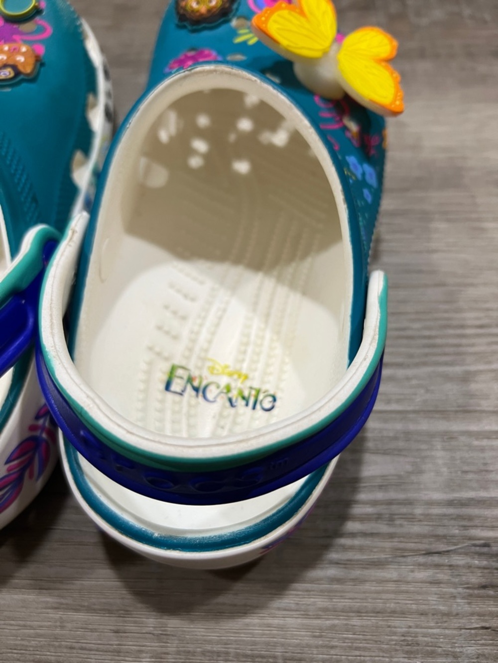 CROCS Disney Encanto size J2 - Picture 8 of 11